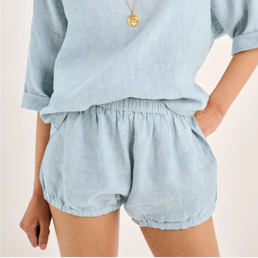Suzi Kondi Light Blue Linen Bubble Shorts - Picture 3 of 6